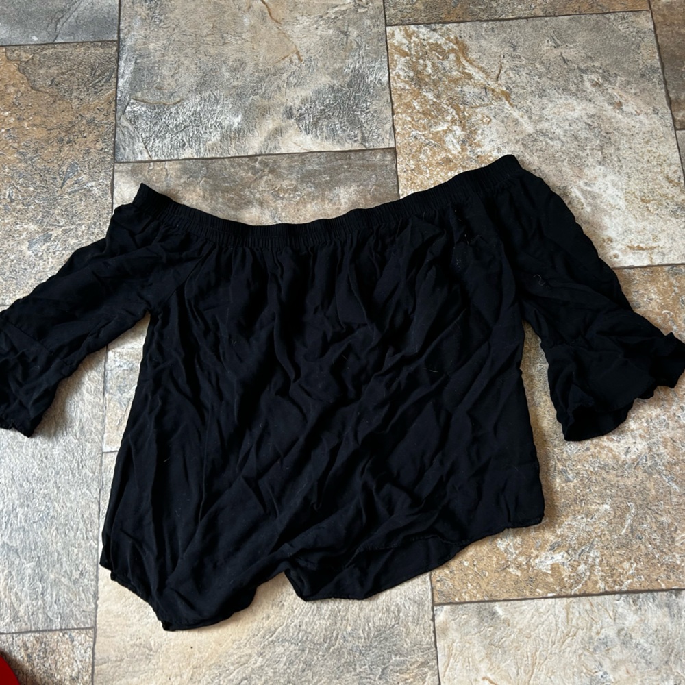 Off shoulder crop top